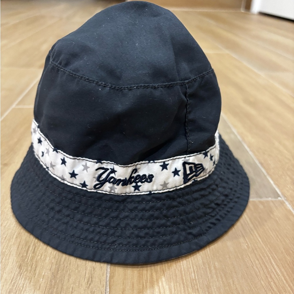 Black Yankees Reversible Hat